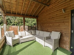 Terrace/patio - Willow Cottage, Whiteparish (Romsey)
