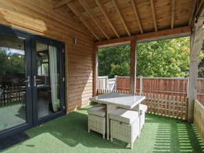 Outdoor dining - Willow Cottage, Whiteparish (Romsey)