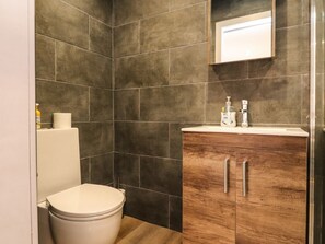 Shower - Lodge 4 Box Tree, Kirkby Lonsdale (Lancaster)