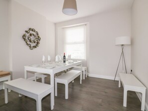 Dining - Seascape: A Coastal Retreat (Newquay)