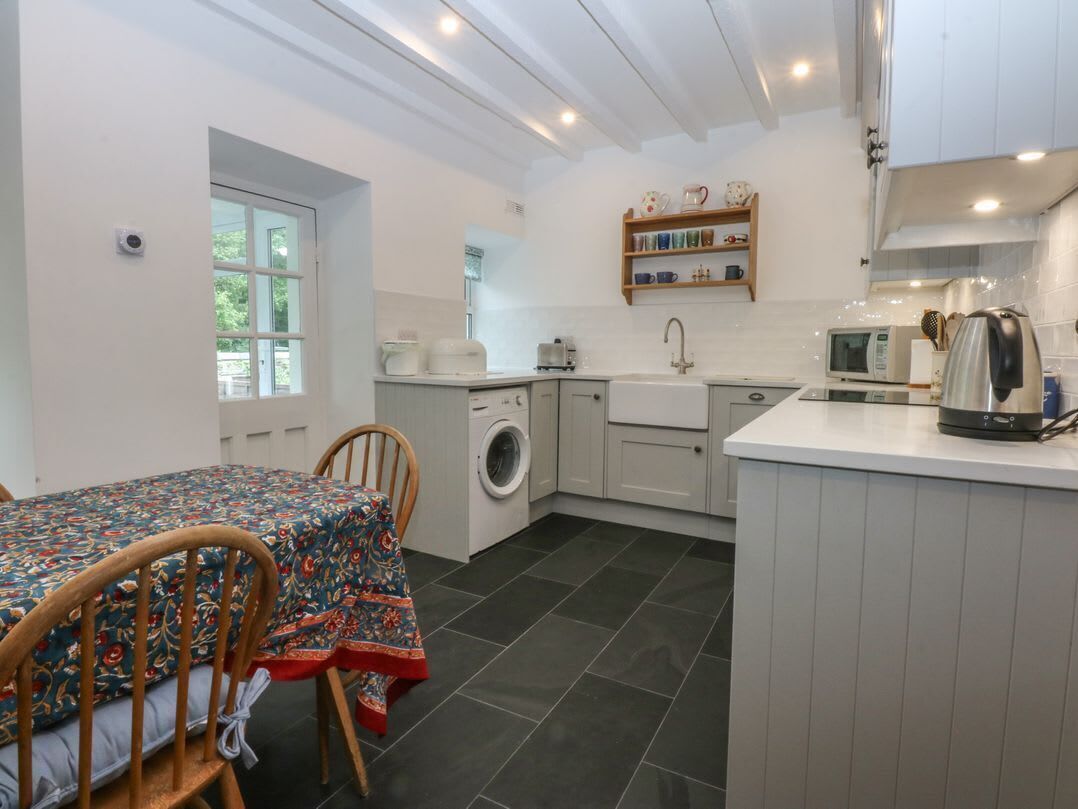 Dishwasher, high chair
