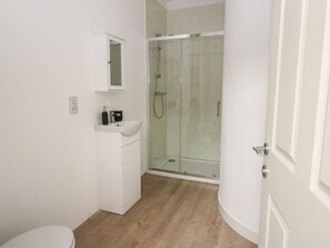 Bathroom - Bathach Beag, Balvicar, Isle Of Seil (Oban)