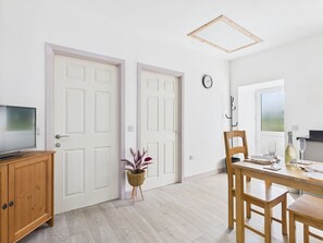 Dining - Bathach Beag, Balvicar, Isle Of Seil (Oban)