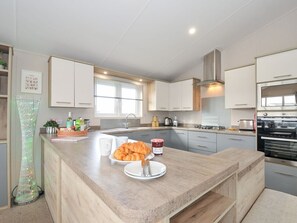Private kitchen - Charming 2 Summerleaze Home in Bude (Bude)