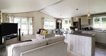 Hill View, Lilac Lodge, Wareham