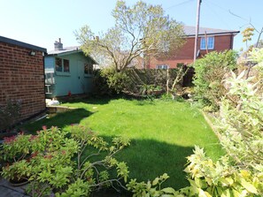 Property grounds - Dovedale: Charming Home in Ryde (Ryde)