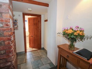 Interior - Heron Cottage is in Shropshire (Shrewsbury)