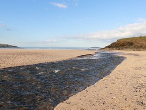 Beach - 6A The Mews, Harlyn, Cornwall (Padstow)