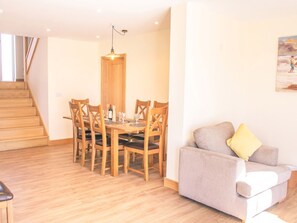 Dining - Defoe’s View, Honiton (Honiton)