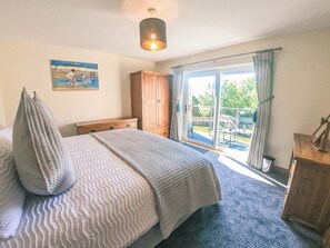 Room - Defoe’s View, Honiton (Honiton)