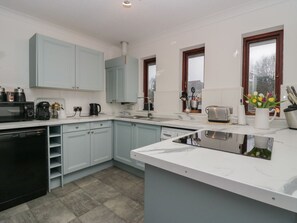 Dishwasher, high chair - Kempton, Bowness-On-Windermere (Windermere)