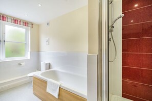 Shower - Hillberry, Grange-Over-Sands (Grange-Over-Sands)