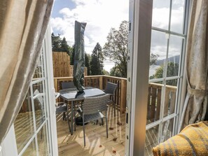 Outdoor dining - 11 Mansion View, Kilcreggan (Helensburgh)