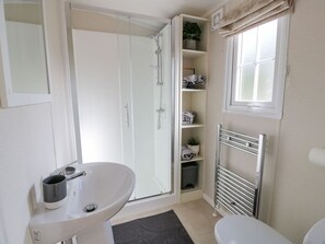 Bathroom - 11 Mansion View, Kilcreggan (Helensburgh)