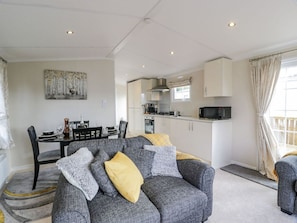 Living area - 11 Mansion View, Kilcreggan (Helensburgh)