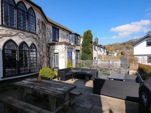 Sycamore Apartment, Lifton