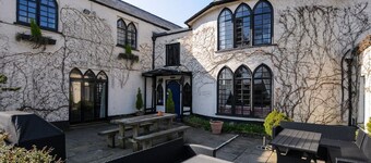 Sycamore Apartment, Lifton