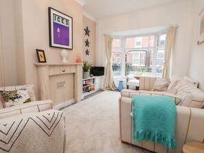 Living area - 50 Gladstone Avenue, Chester (Chester)