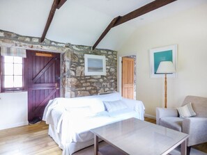 Living area - The Bullshed, Marazion (Hayle)