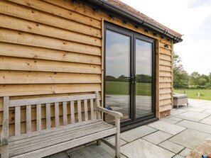 Terrace/patio - The Old Dairy, Finchampstead (Wokingham)