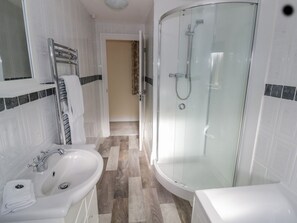 Shower - Meadowfields, Cleobury Mortimer (Kidderminster)