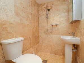 Shower - Golden Valley Barn, Oldbury-On-Severn (Bristol)