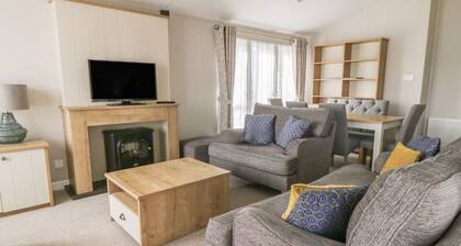 Daisy Lodge Retreat in Cayton