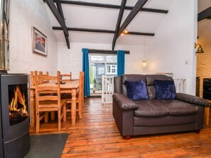 Living area - Threshings Cottage, Tintagel (Tintagel)