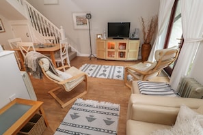 Living area - Alberts Den, in Falmouth. 2bed (Falmouth)