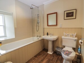 Shower - West Cottage, Comrie (Crieff)