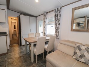 Dining - Woodlands Gold (WO40), Ruthin (Ruthin)