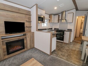 Private kitchen - Woodlands Gold (WO40), Ruthin (Ruthin)