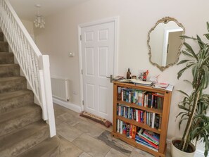 Interior - Llygad Yr Haul (Sun), Burry Port (Burry Port)