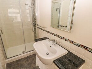 Shower - Llygad Yr Haul (Sun), Burry Port (Burry Port)