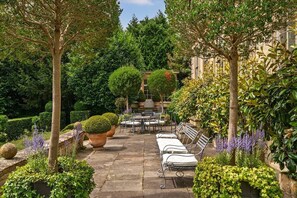 Outdoor dining - Batheaston House, Batheaston (BATH)