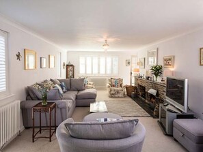 Fireplace - Charming Kilcarreg Retreat in Rock (Wadebridge)