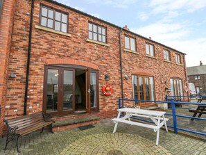 Terrace/patio - Little Venice, Whitby (Whitby)