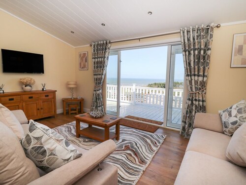 McAuliffe Lodge, Borth