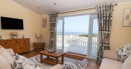 McAuliffe Lodge, Borth