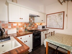 Private kitchen - Longstone View, Bakewell (Bakewell)