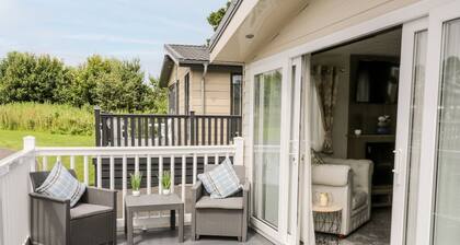The Rodley Pines, Cayton
