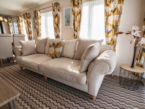 Living area - The Rodley Pines, Cayton (Scarborough)