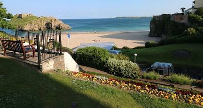 Longmoor - Stylish Retreat in Tenby