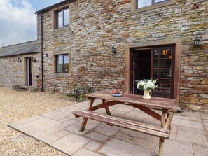 Outdoor dining - The Stable, Maulds Meaburn (Penrith)