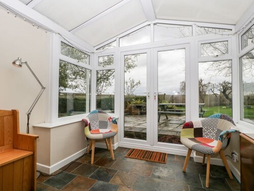 Charming Pippins Home in Bream