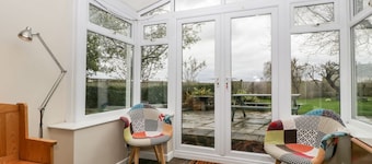 Charming Pippins Home in Bream