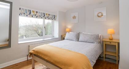 Charming Pippins Home in Bream