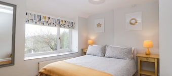 Charming Pippins Home in Bream