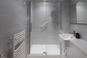 Shower - 1 Eureka Mews, Plawsworth (Chester Le Street)