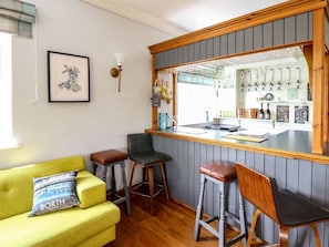 Bar (on property) - Llety Ceiro, Bow Street, Wales (Bow Street)